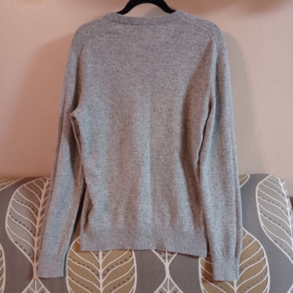 GAP Men's Medium Cabin Fever Lamb'sWool Blend Gray/Red Sweater - Picture 10 of 10